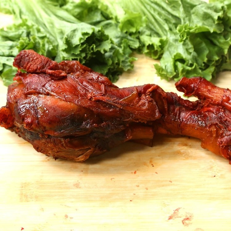 廠家直銷五香驢肉現(xiàn)貨充足鹵驢肉新鮮味道營養(yǎng)美味熟驢肉