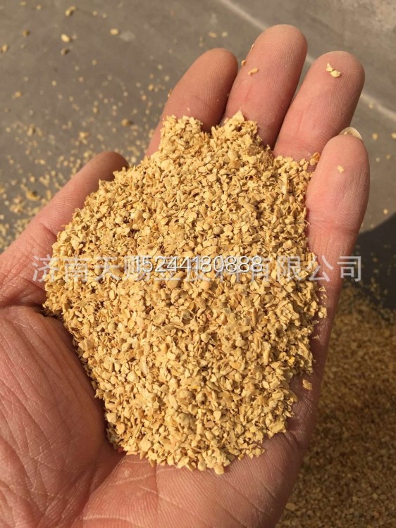 廠家直供大豆豆粕輔料 豆皮片狀料 比片狀豆粕 價(jià)格低