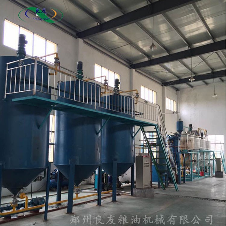 小型核桃油精煉設(shè)備 小型核桃油精煉加工工藝 核桃油精煉設(shè)備價(jià)格