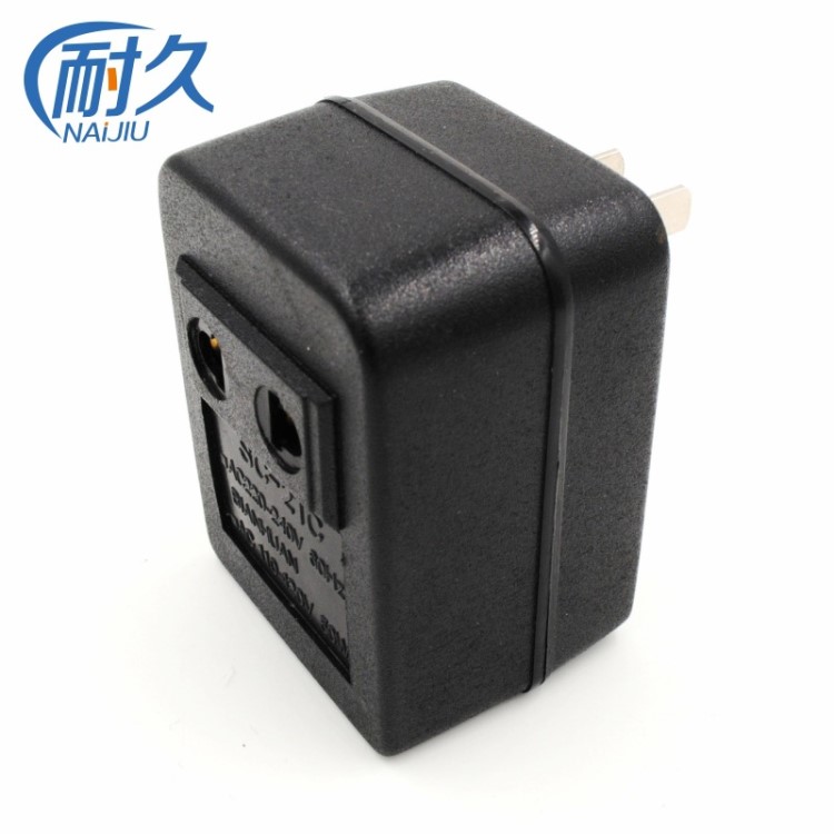 21C變壓器 220V轉(zhuǎn)110V 30W 國內(nèi)用 電源電壓 交流轉(zhuǎn)換器