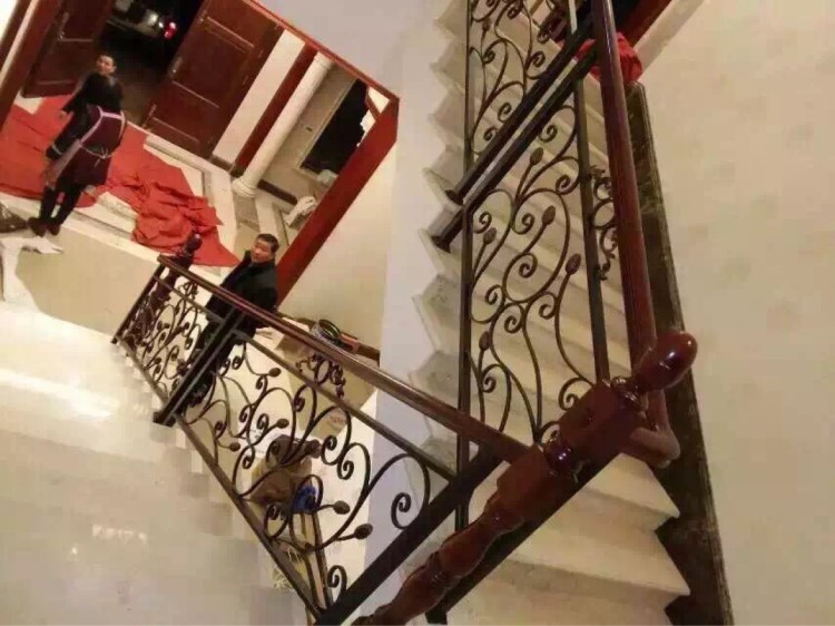 【鐵藝樓梯]杭州鐵藝l定制鐵藝樓梯鐵藝樓梯扶手電話13250808718