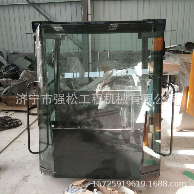 廠家直銷各種裝載機(jī)駕駛室龍工徐工柳工成工臨工裝載機(jī)駕駛室