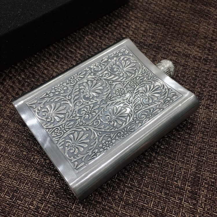 良平銀飾 銀酒壺足銀999復古做舊浮雕花紋扁酒壺