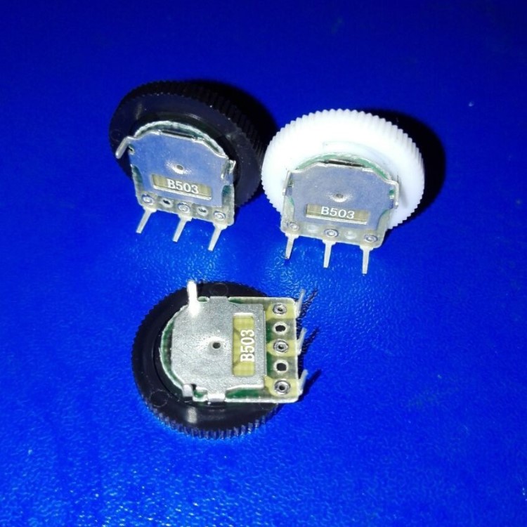 廠家直供調音開關R1001撥盤電位器 單聯16-2 阻值B50k 黑齒輪旋鈕