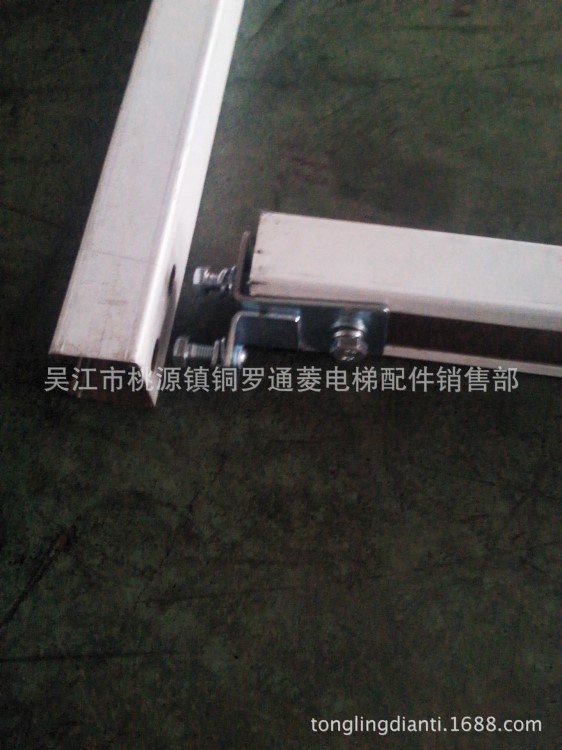 供應申菱式電梯廳門小門套(可非標定做)等電梯配件