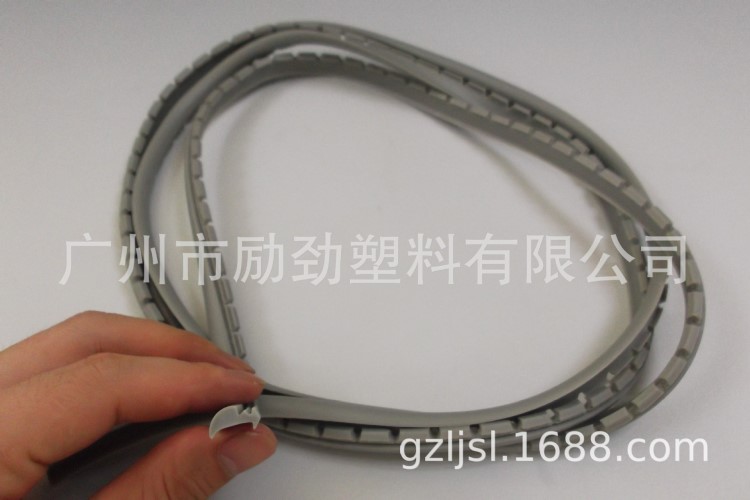 環(huán)保無異味PVC家具玻璃壓條生產(chǎn)廠家