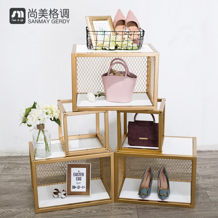 服裝店櫥窗裝飾道具創(chuàng)意女裝店金色展示臺(tái)鐵藝鞋包架組合流水臺(tái)