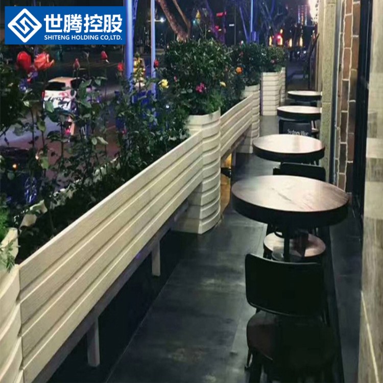 供應(yīng)道路景觀綠化帶圍欄城市馬路邊隔離護(hù)欄PVC微發(fā)泡花箱廠家