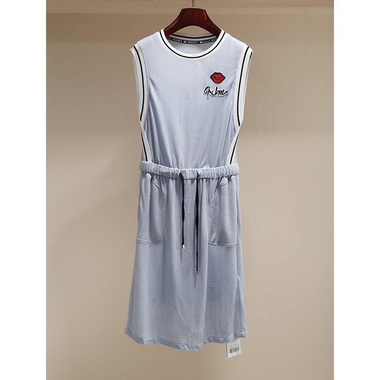 木#系列品牌折扣 2018夏季連衣裙中長款圓領(lǐng)無袖裙吊帶兩件套挑款