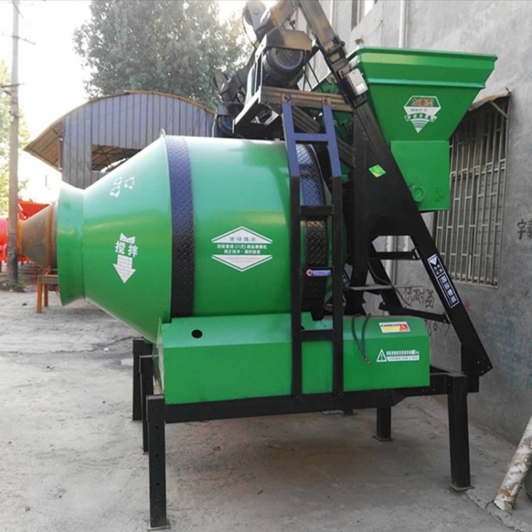 車(chē)載式混凝土攪拌機(jī) 自動(dòng)升降液壓攪拌機(jī) 新型砂漿水泥攪拌機(jī)