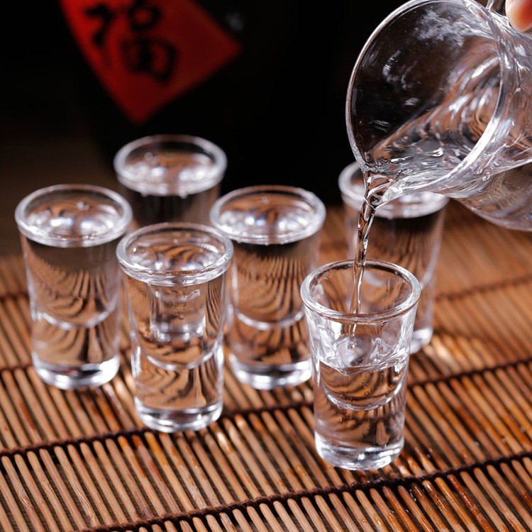 廠家直銷 大量現(xiàn)貨供應(yīng) 水晶玻璃料 12ml一口小酒杯