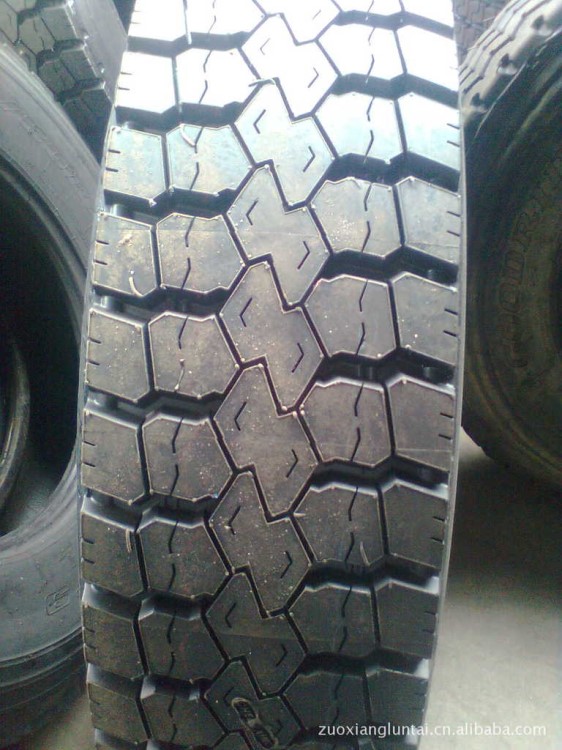 翻新輪胎 295 80 22.5 295/80R22.5真空輪胎