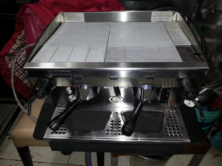 供應二手半自動。全自動咖啡機，國產,