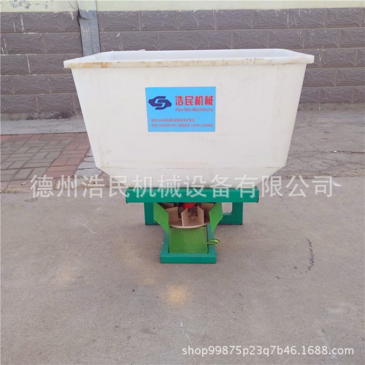 供應前置撒肥機械 小型300公斤撒肥機 施肥器 前置拖拉機帶施肥