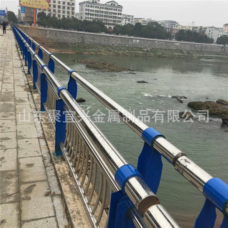 西安不銹鋼復合管橋梁護欄廠 201內襯碳素鋼河道護欄/防腐噴塑