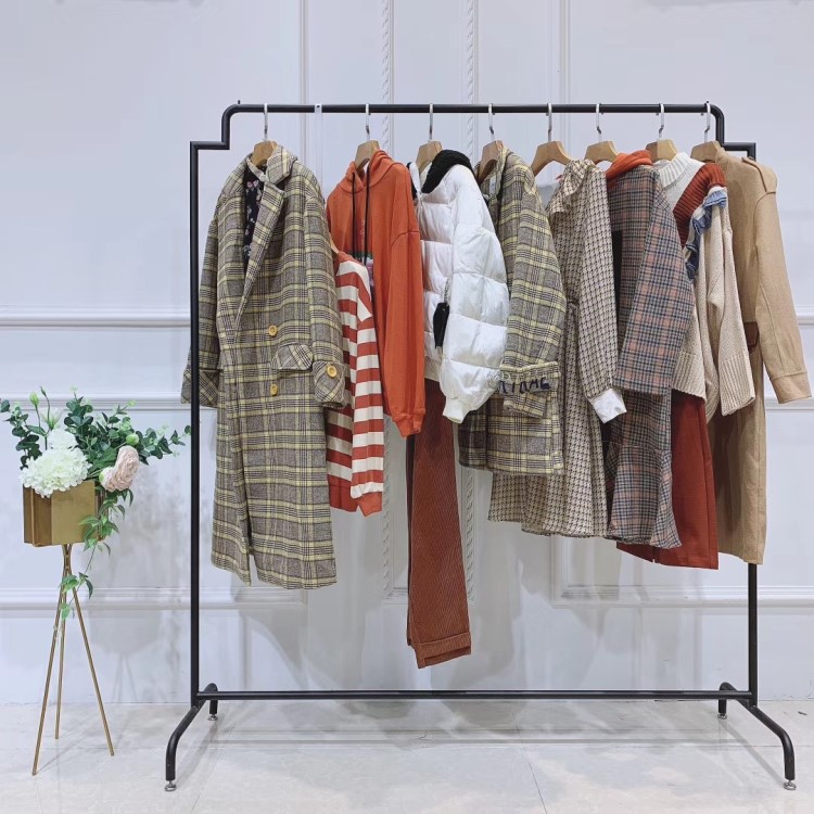 外貿服裝城女裝折扣品牌批發(fā) 開品牌折扣店 廣州女裝批發(fā)市場