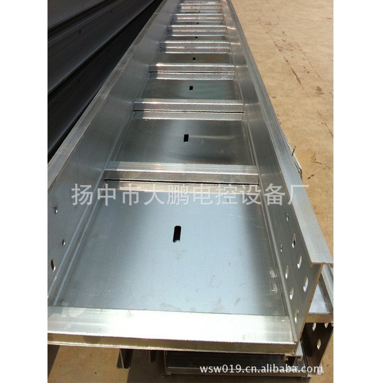 【廠家直銷】鋁合金電纜橋架托盤式彎頭鋁三通四通 質量