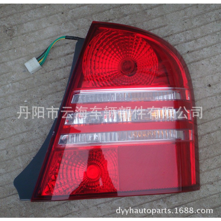 海馬馬自達(dá)福美來(lái)323水晶后尾燈 BJ1W-51-180B mazda Tail lamp