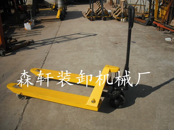 批發(fā)供應(yīng)一手叉車 2T手拉叉車 液壓手動(dòng)搬運(yùn)叉車出售 液壓搬運(yùn)車