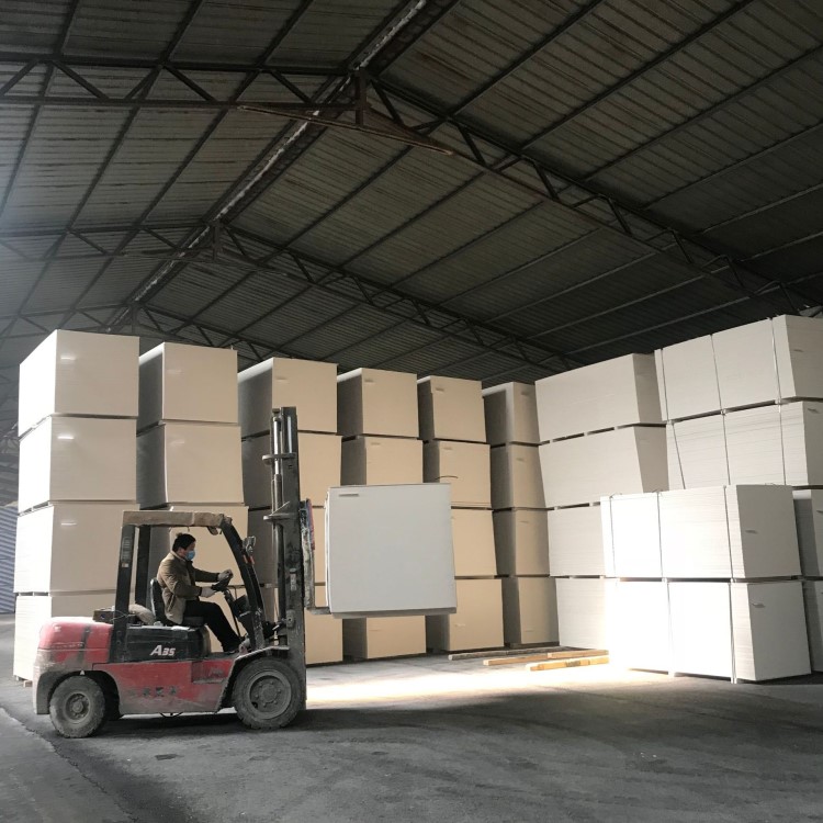 石膏板廠家批發 防潮 防火 1.2*2.4*9.5MM 新一代 龍牌紙面石膏板