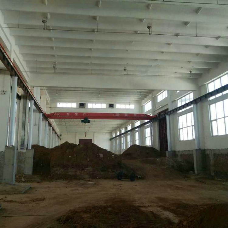 供應(yīng)大跨度雙梁起重機(jī) 雙梁半龍門起重機(jī) 雙梁電動(dòng)抓斗起重機(jī)