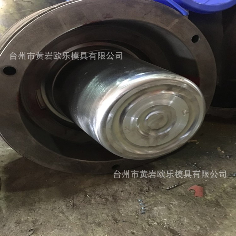 可定制各種規格樣式塑料水桶模具 家用水桶模具制造廠家