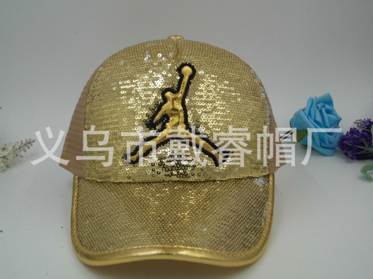 義烏廠家直銷現(xiàn)貨供應(yīng)like繡花棒球帽亮珠片棒球帽亮片秀花網(wǎng)帽