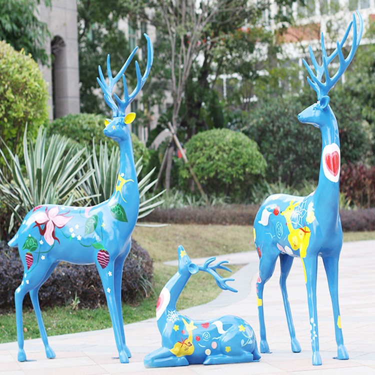 梅花鹿雕塑擺件大型園林景觀小區(qū)公園玻璃鋼仿真動(dòng)物樹脂彩色鹿