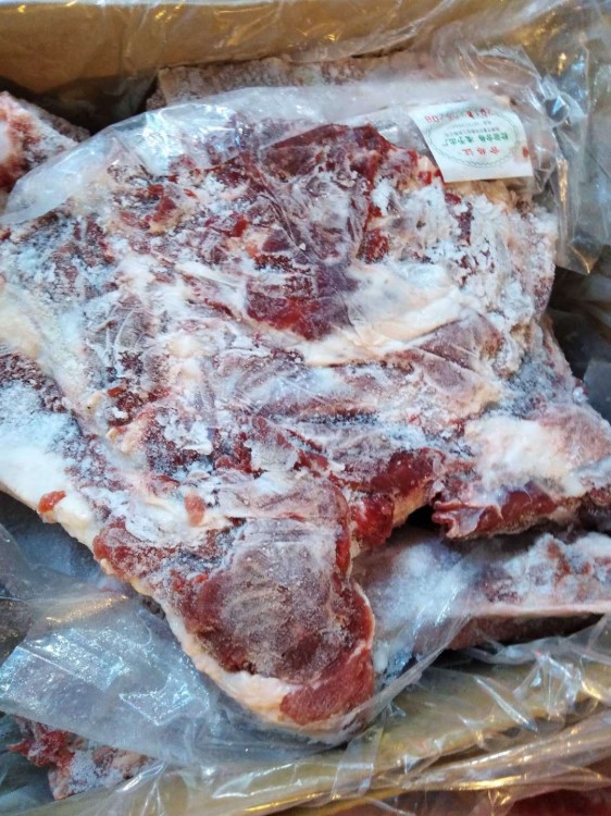 精品凍貨 豬前排 20斤 批量銷售 量大從優(yōu)