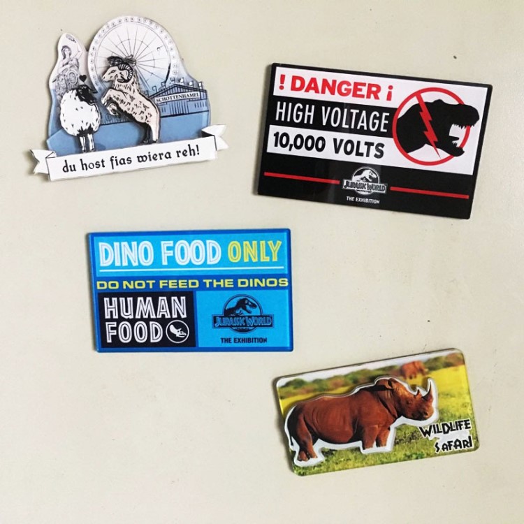 廠家直銷創意卡通亞克力冰箱貼定制磁性PVC銅版紙冰箱貼激光切割