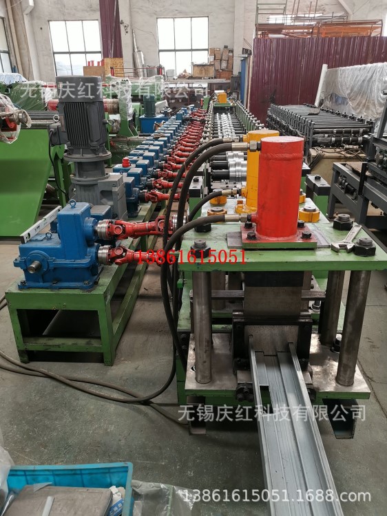 汽車型材金屬成型設備 汽車型材冷彎成型設備 汽車型材輥壓成型機