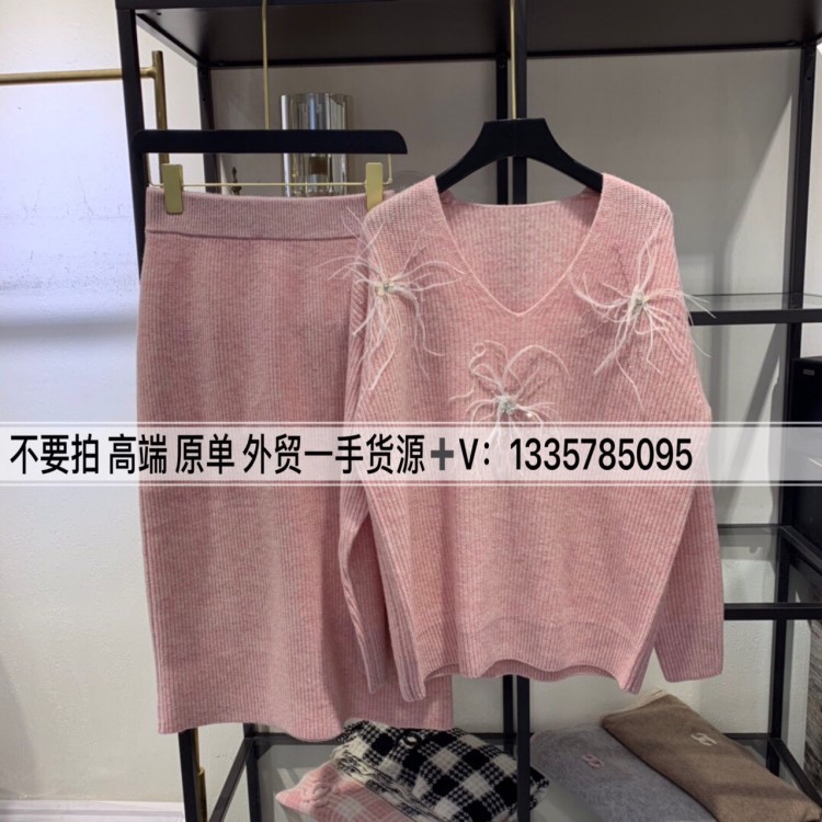 東完原單外貿(mào)青島實(shí)體店批拿貨代理深圳南油高端女裝發(fā)貨