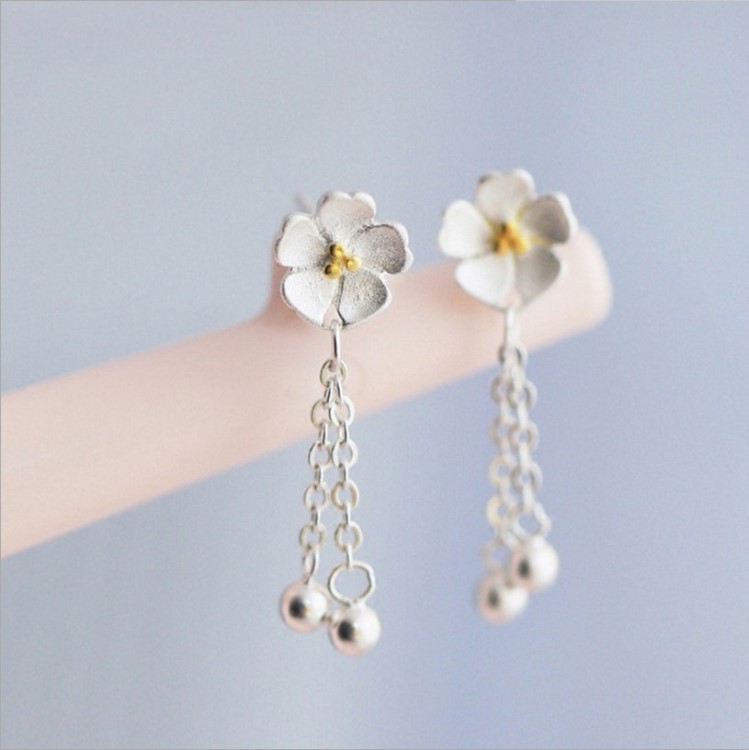 【仲尼飾品】櫻花花瓣流蘇長(zhǎng)線韓版女生時(shí)尚夏日新款鍍耳環(huán)飾品