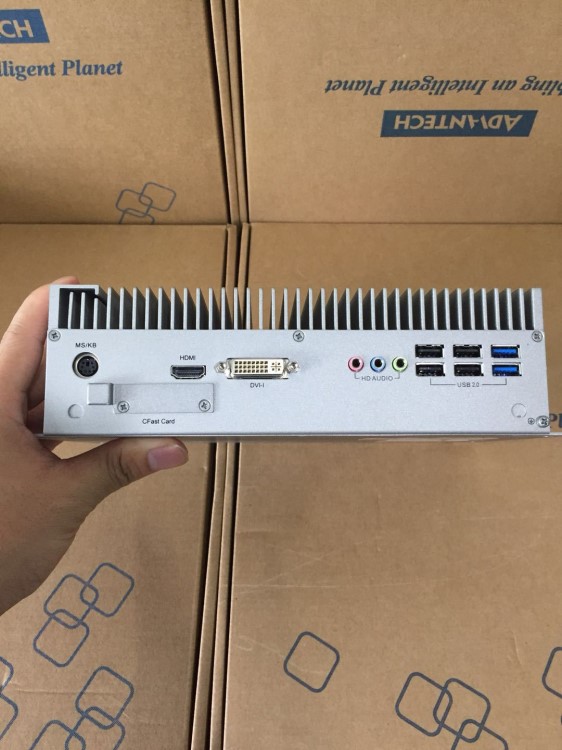 研華嵌入式工控機UNO2184G1403E-T/i3/4G無風扇工業電腦控制器