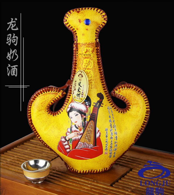 龍駒昭君皮囊奶酒野格42度白酒整箱批發(fā)代理內(nèi)蒙古特產(chǎn)原漿奶酒