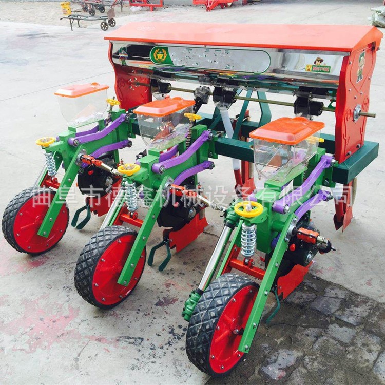 三行四行玉米免耕播種機(jī) 山地洼地專用新型懸浮大豆玉米精播機(jī)
