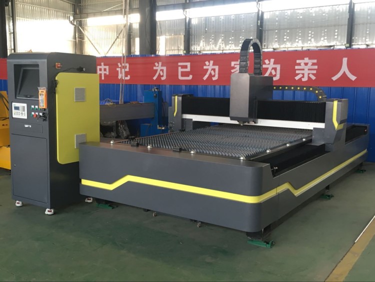 使用方便 500W激光切割機 切割質量好 速度快 歡迎前來選購！
