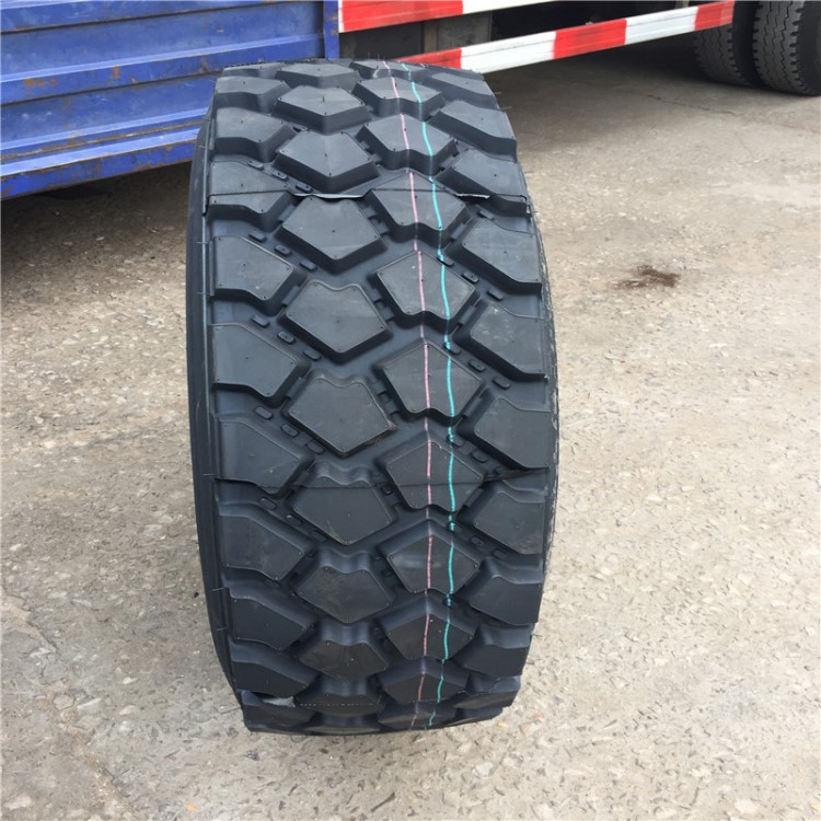 三角305/80R18 315/80R20 真空防爆特种车轮胎 猛士突击军车轮胎