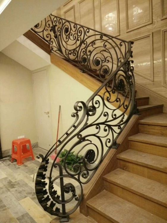 廠家定制批發(fā) 歐式中式 簡約現(xiàn)代豪華多種樣式 鐵藝旋轉(zhuǎn)樓梯