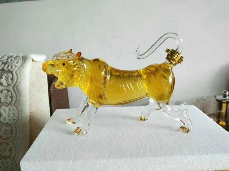 廠家貨源 玻璃工藝品 創(chuàng)意品 辦公室擺件老虎 泡酒瓶 多種可定制