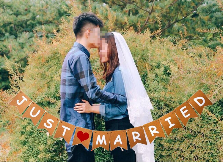 新款 just married結(jié)婚拍攝道具字母拉旗 橫幅 求婚表白婚紗照