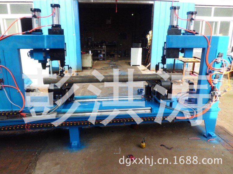東光鑫興電焊機(jī)廠供應(yīng)四槍管法蘭焊機(jī)，泵管焊機(jī)