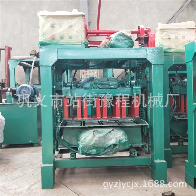 安徽半自動標磚制磚機彩色混凝土馬鐙墊塊機小型空心液壓磚機