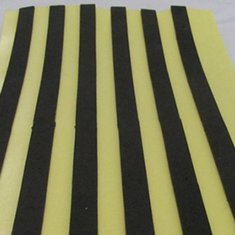 廠家供應(yīng)不干膠eva密封條 防震防撞門框黑色海綿條音箱壓邊防塵條