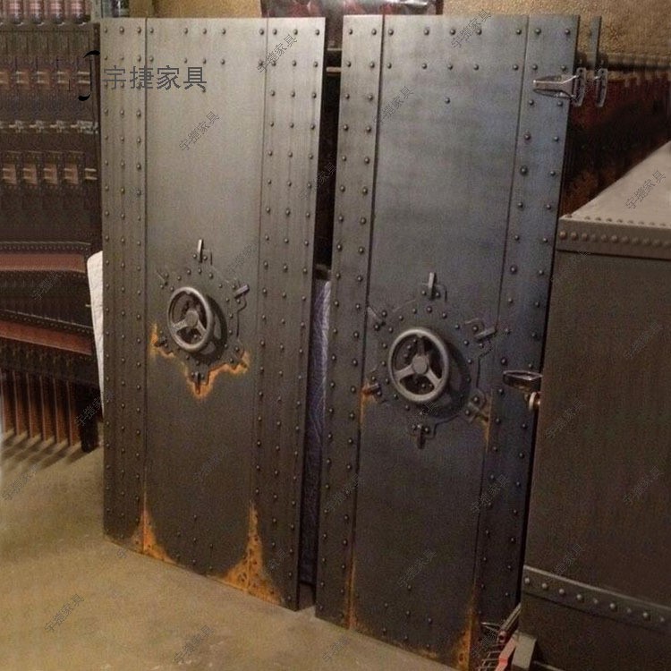 LOFT工業(yè)風(fēng)門鐵藝箱門集裝復(fù)古門酒吧隔音門包廂門室內(nèi)門衛(wèi)生間門