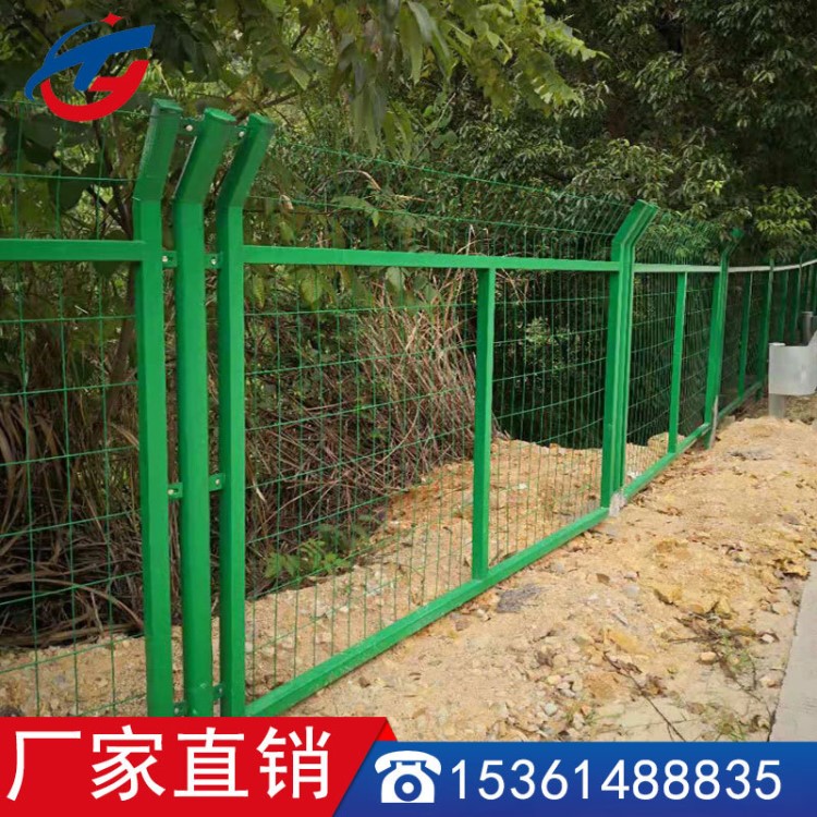 高速公路框架防護欄草綠色圈地邊框護欄網框架鐵絲防護欄