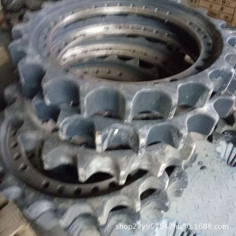 廠家直銷ZX270-3挖掘機(jī)驅(qū)動(dòng)齒 引導(dǎo)輪 駕駛室 座椅 液壓泵 挖斗