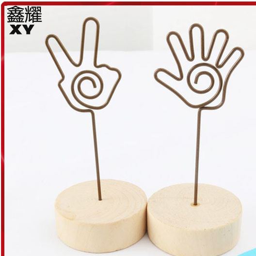 日韓創(chuàng)意手指造型異形名片夾木頭底座印刷LOGO名片夾桌面夾廠家直銷