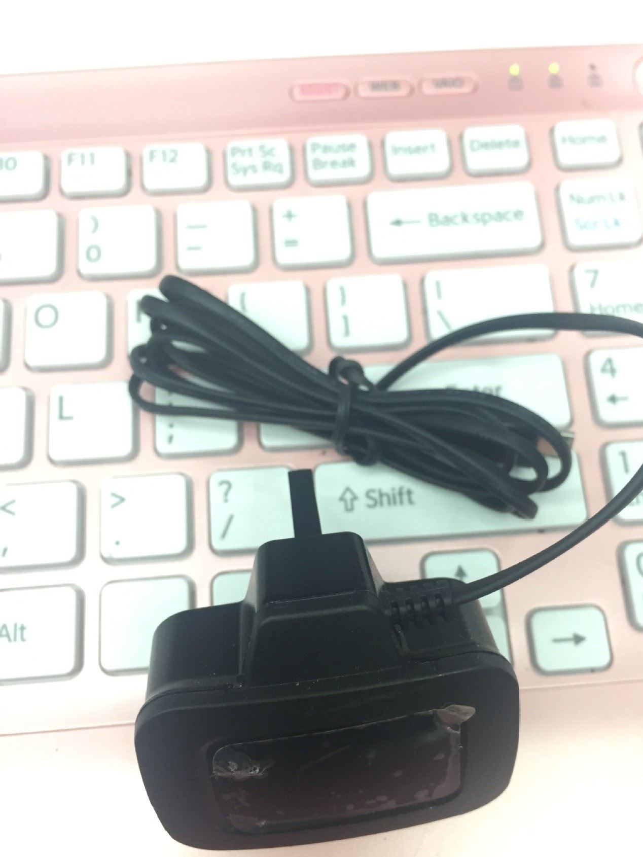 廠家直銷手機充電器適用于三星i9000/s2英規充電器