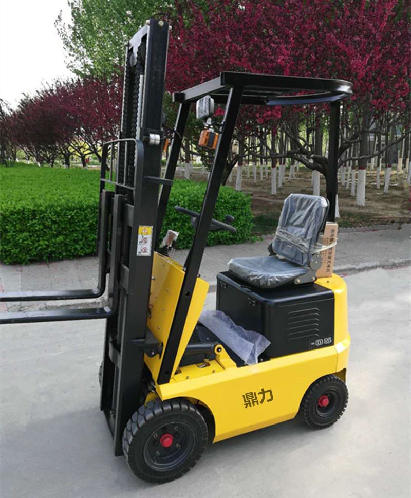 鼎力0.5吨电动叉车, 小型四轮座驾式电动叉车 ,操作灵活